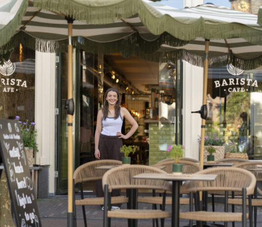 Barista Cafe Haarlem krijgt frisse start aan de Grote Houtstraat