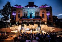 Zomerkomedie Stadsschouwburg over Haarlemse uitvinder boekdrukkunst Fotografie: Melle Meivogel.