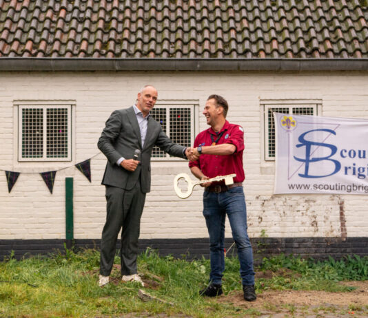 Nieuw leven voor de Schoterhoeve: Scouting Brigitta krijgt de sleutel van voormalige kinderboerderij