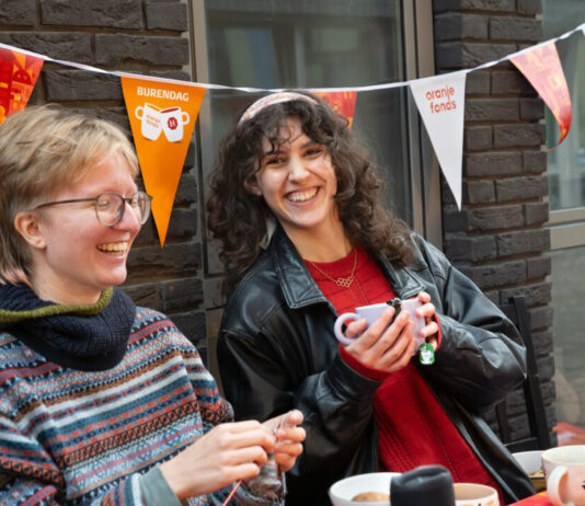 Zet de koffie maar vast klaar: Inschrijving voor feestelijke recordeditie van Burendag geopend © Jeanette Schols. Deelnemers Burendag 2025.
