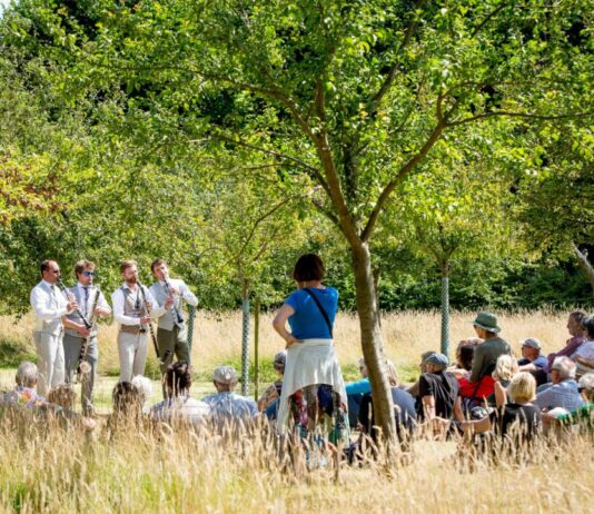 Genieten van livemuziek in de natuur op Buitenplaats Elswout Klaterklanken - fotograaf Rob van Wieringen.