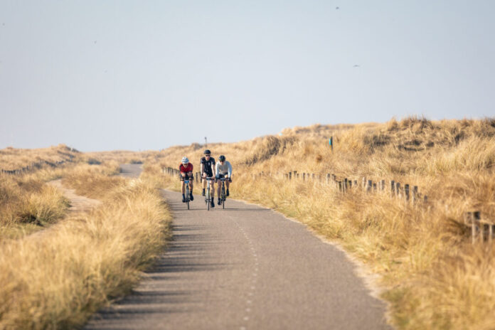 Le Champion - Fietsen door de duinen. Le Champion - Fietsen door de duinen.