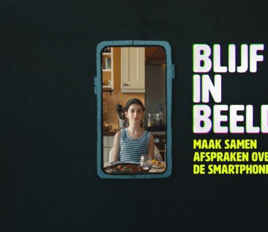 Praat met je kind over de smartphone: vijf praktische tips voor ouders