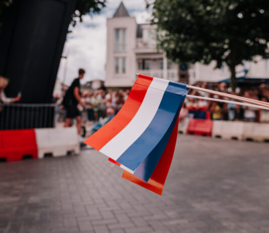 Groots uitpakken aan de kust: kermis, karts én strandbioscoop tijdens Zandvoort Racefestival