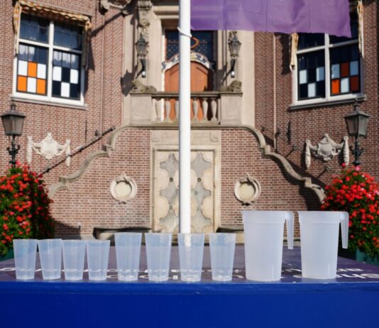 Geen plastic zeeën meer na het feest: Zandvoort stapt grootschalig over op herbruikbare hardcups Hardcups Racefestival - Foto Zandvoortfoto I Edwin Keur