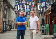 Expositie ‘Ik zie jou!’ toont bijzondere ontmoetingen tussen Haarlemmers en nieuwkomers 3. Ruben Timman (links) en Herman Stomphorst (rechts). Foto: Stem in de Stad