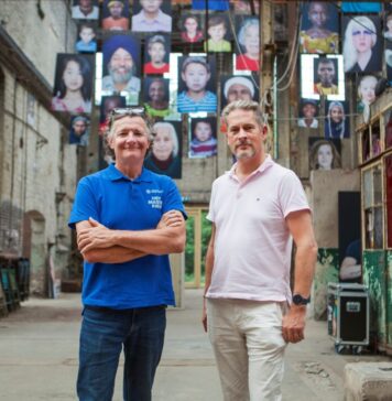 Expositie ‘Ik zie jou!’ toont bijzondere ontmoetingen tussen Haarlemmers en nieuwkomers 3. Ruben Timman (links) en Herman Stomphorst (rechts). Foto: Stem in de Stad