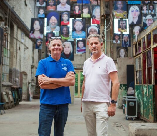 Expositie ‘Ik zie jou!’ toont bijzondere ontmoetingen tussen Haarlemmers en nieuwkomers 3. Ruben Timman (links) en Herman Stomphorst (rechts). Foto: Stem in de Stad
