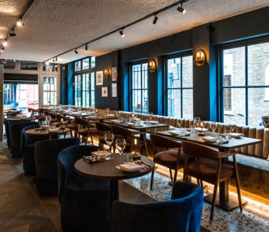 Brasserie BRUIS kiest na flinke verbouwing voor toegankelijke topsfeer