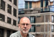 Zoeken naar houvast en hoop tijdens de Jurjen Beumerlezing door Stevo Akkerman Stevo Akkerman. Ingezonden foto Stem in de Stad.