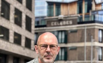 Zoeken naar houvast en hoop tijdens de Jurjen Beumerlezing door Stevo Akkerman Stevo Akkerman. Ingezonden foto Stem in de Stad.