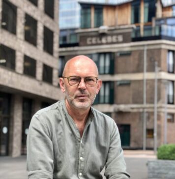 Zoeken naar houvast en hoop tijdens de Jurjen Beumerlezing door Stevo Akkerman Stevo Akkerman. Ingezonden foto Stem in de Stad.