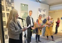 Haarlemse kunstprijs toegekend: Hagar Schuringa wint Vishal-Zumbrinkprijs uitreiking De Vishal-Zumbrinkprijs v.l.n.r. Artistiek coördinator Renée Borgonjen en de kandidaten: Joakim Derlow, Hagar Schuringa (winnaar) en Sanne Kabalt
